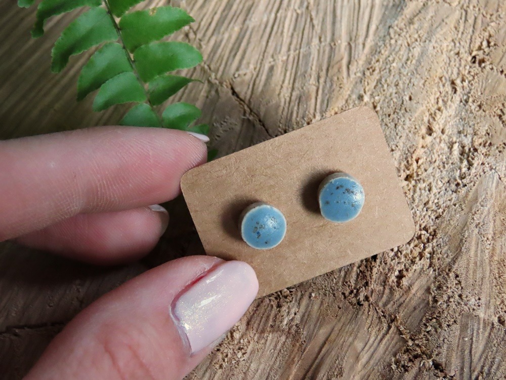 Kolczyki ceramiczne wkrętki morskie mini - obrazek 2