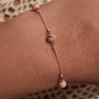 Bransoletka jedwabna jasnoróżowe kamienie Howlite