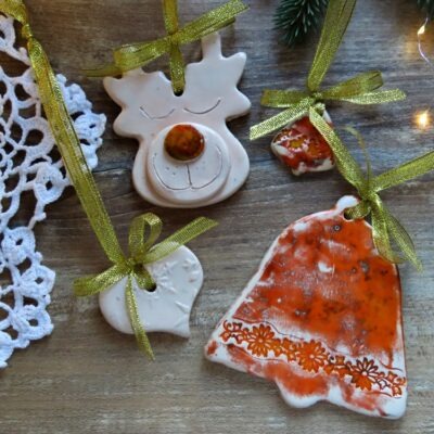 Zestaw ozdób ceramicznych z reniferem