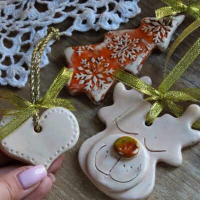 Zestaw ozdób ceramicznych z reniferem