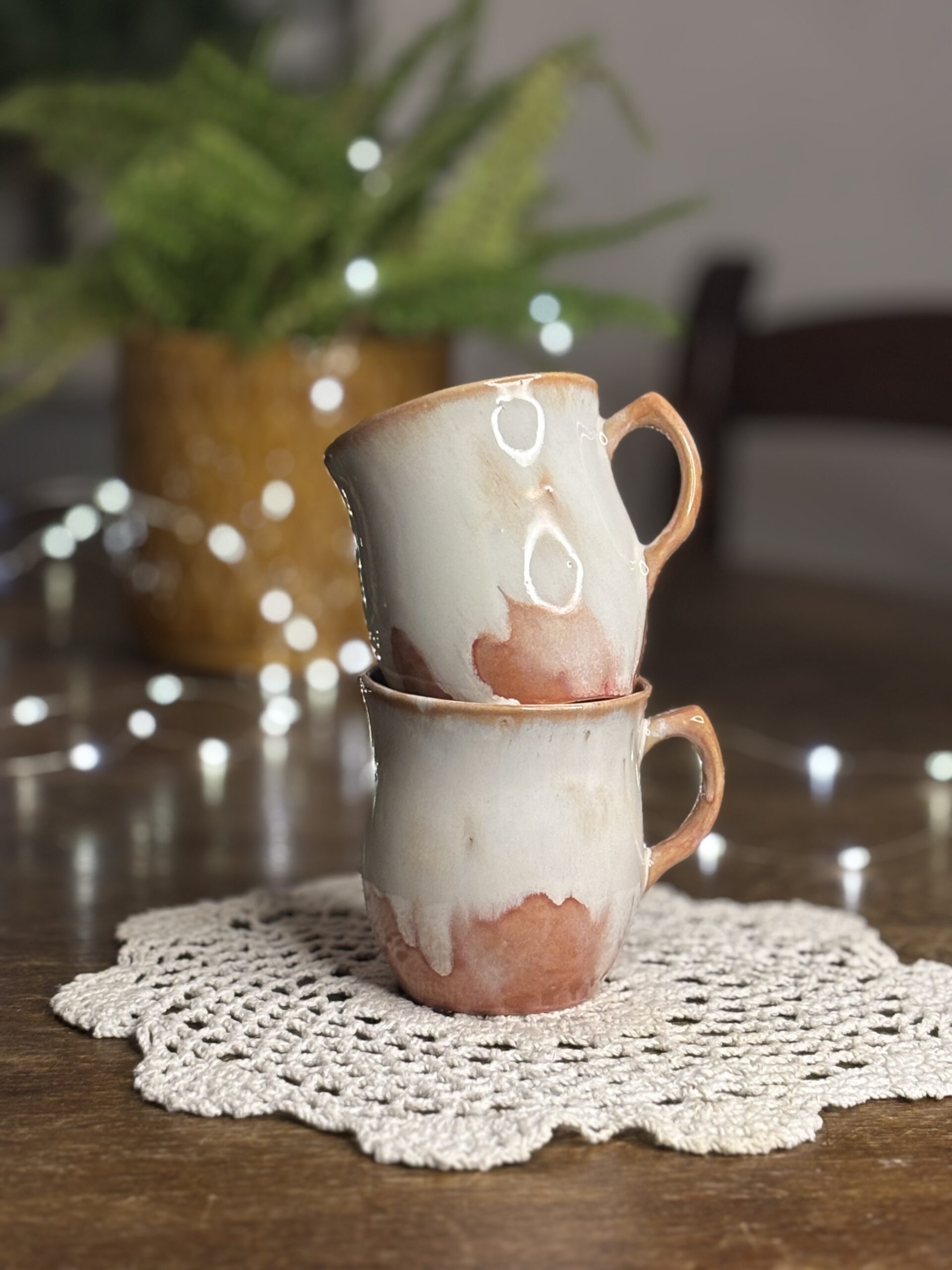 Kubek ceramiczny kremowo różowy