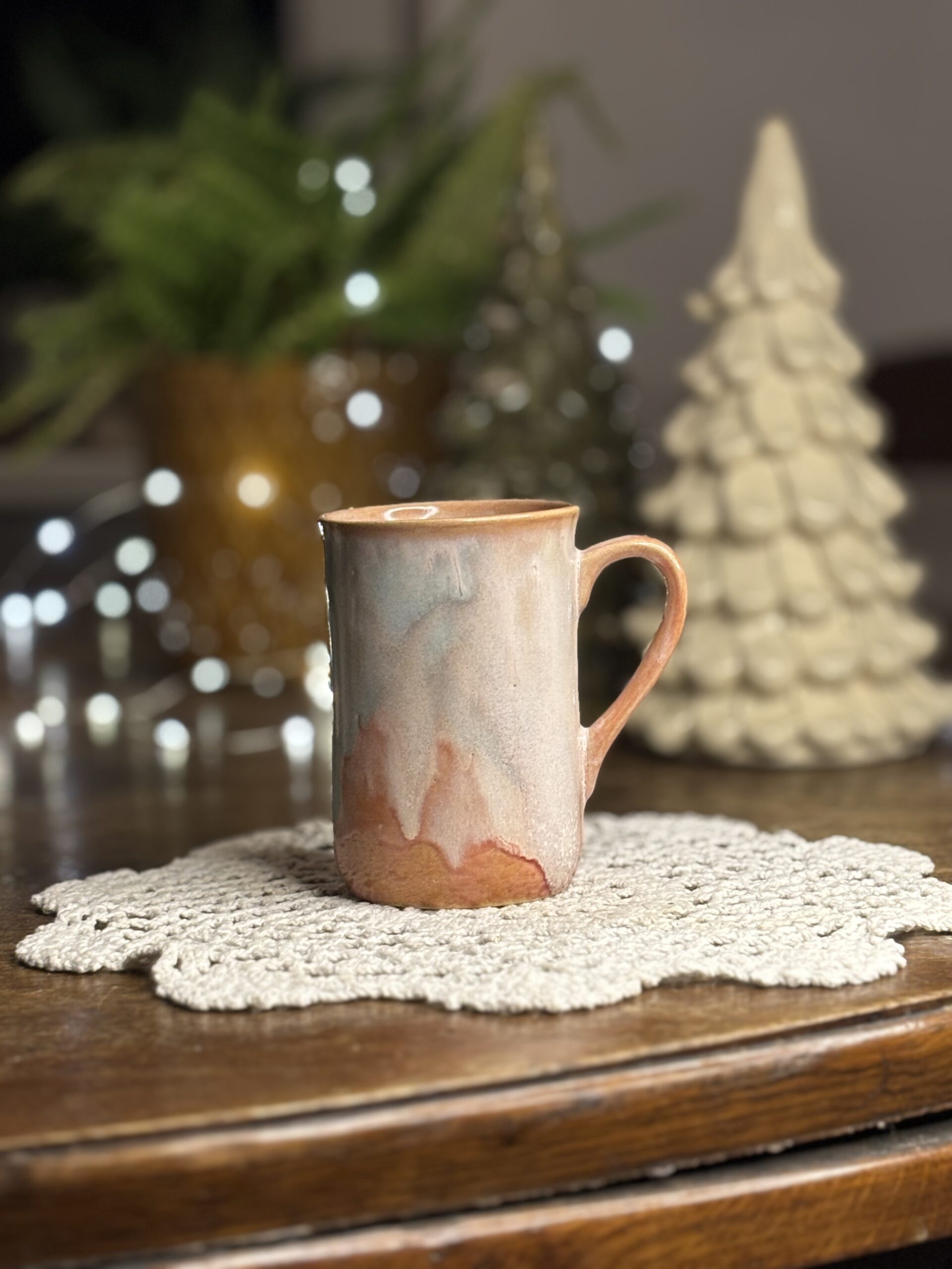 Kubek ceramiczny brązowo pistacjowy - obrazek 2