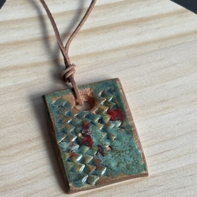Wisior ceramiczny