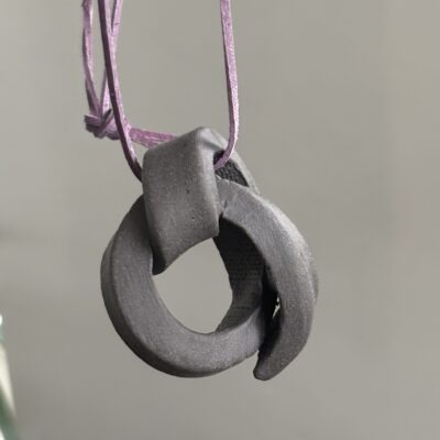 Wisior ceramiczny zawijas