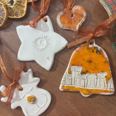 Zestaw ozdób ceramicznych