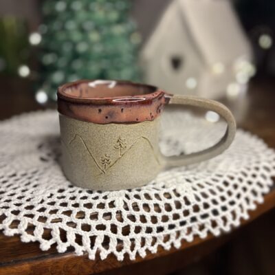 Kubek ceramiczny góry bordowy