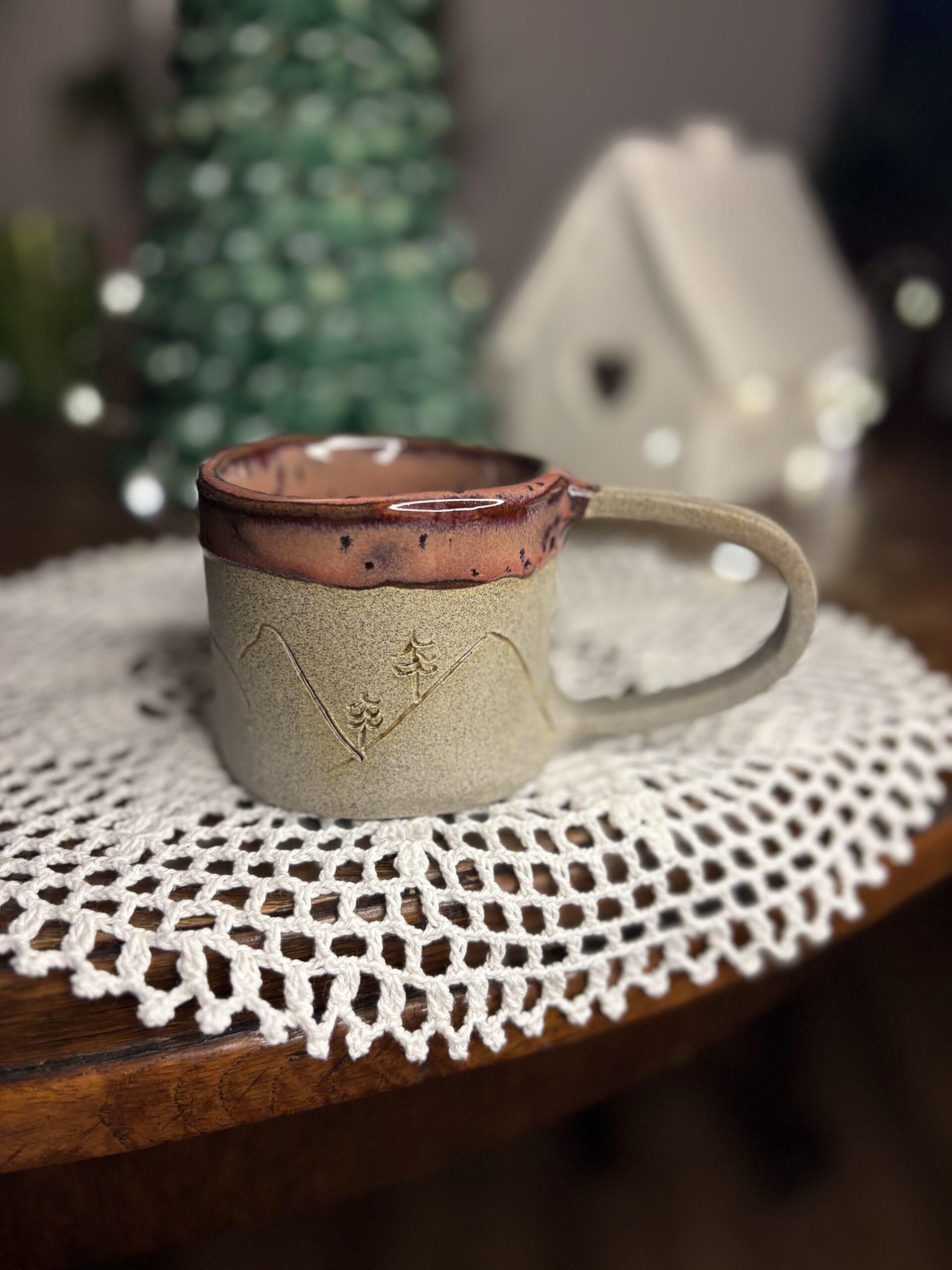 Kubek ceramiczny góry bordowy
