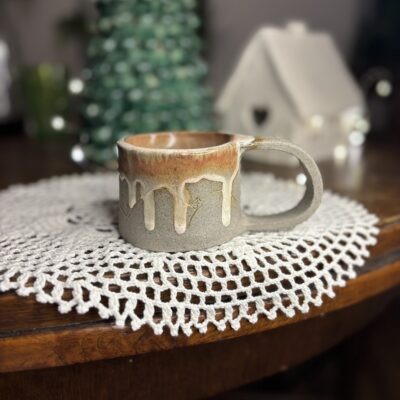 Kubek ceramiczny góry